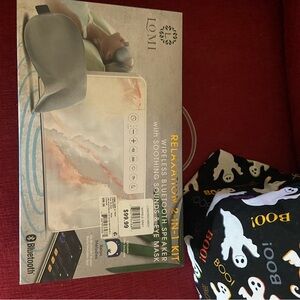 Lomi sleep mask with soothing sounds